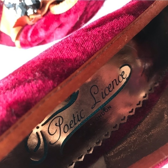 Poetic License Dazzling heels grape velvet and rhinestone pumps. Size 8. - Picture 5 of 8